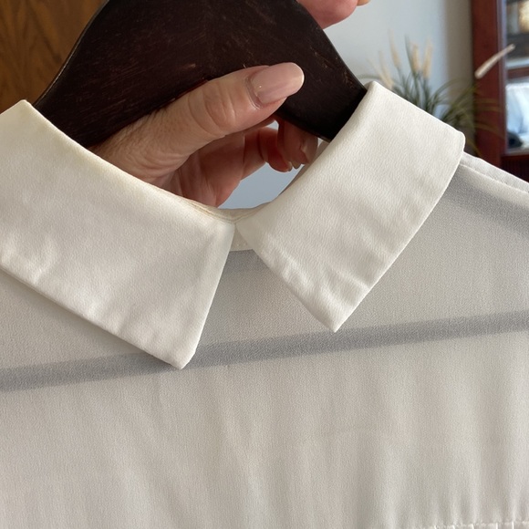 White pleated collared blouse - Picture 4 of 4